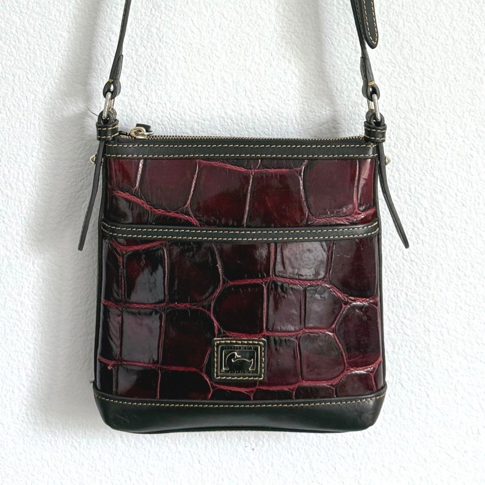 Dooney & Bourke Crossbody‎ Letter Carrier Bag Burgundy Croc Embossed Leather Zip